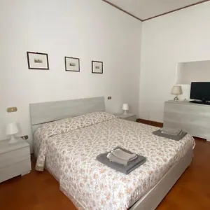 G&g , Napoli Italia